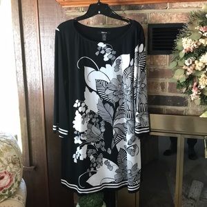 COPY - Style & Company blacks& White dress